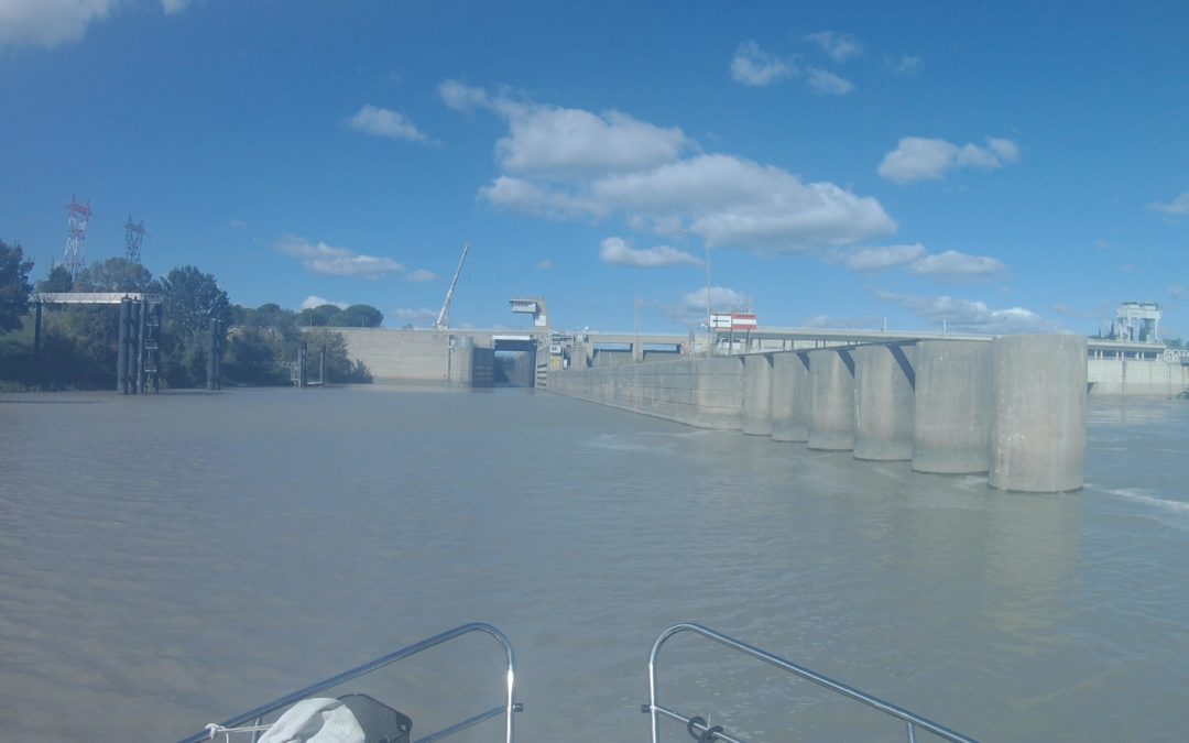 Video du passage d’une grande écluse sur le Rhône