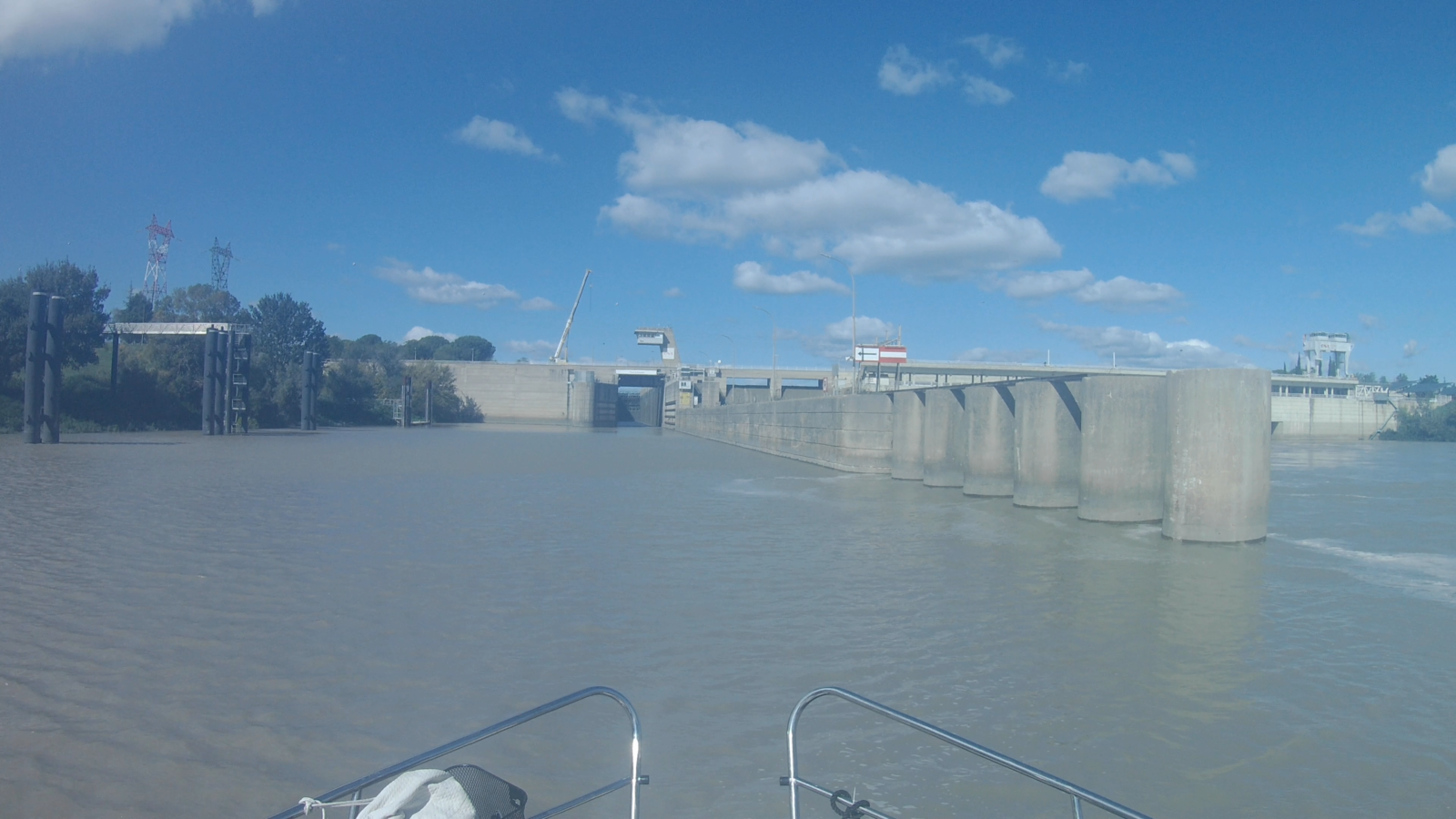 Video du passage d’une grande écluse sur le Rhône