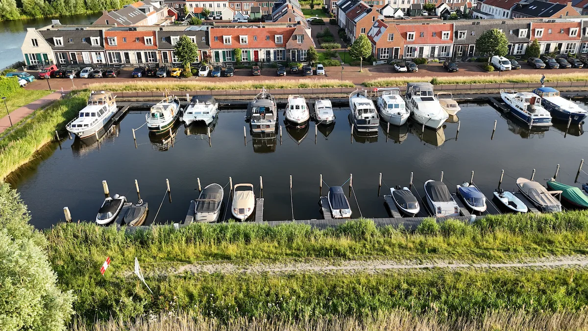 Navigation Purmerend Broekhorn - DILAMAR vue de drone au port de Broekhorn