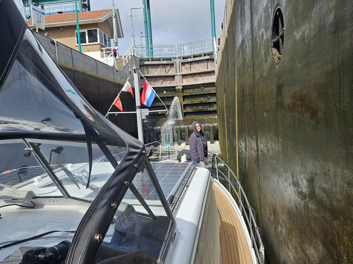 Écluse de Urk — descente vers l'IJsselmeer