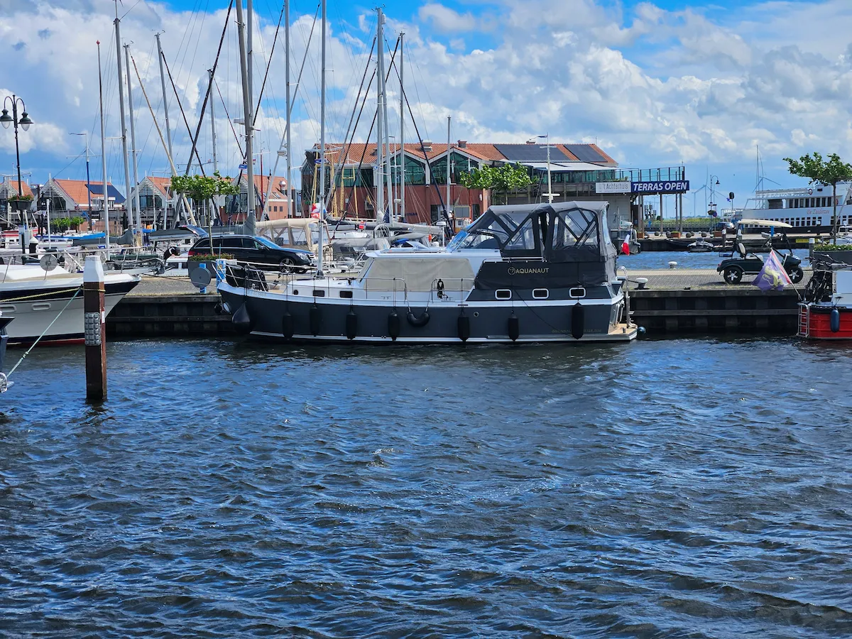 DILAMAR amarré au port de Urk