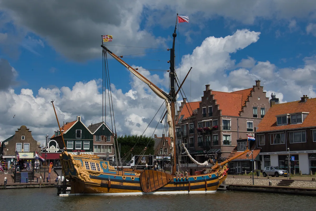 Statenjacht de Utrecht dans le port de Volendam
