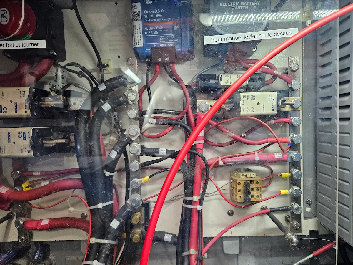 Victron Orion XS 12/12-50A tableau électrique DILAMAR